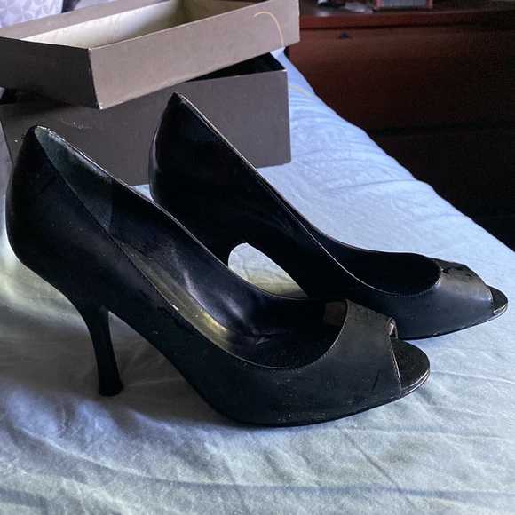 Black peep toe heels - Picture 3 of 5